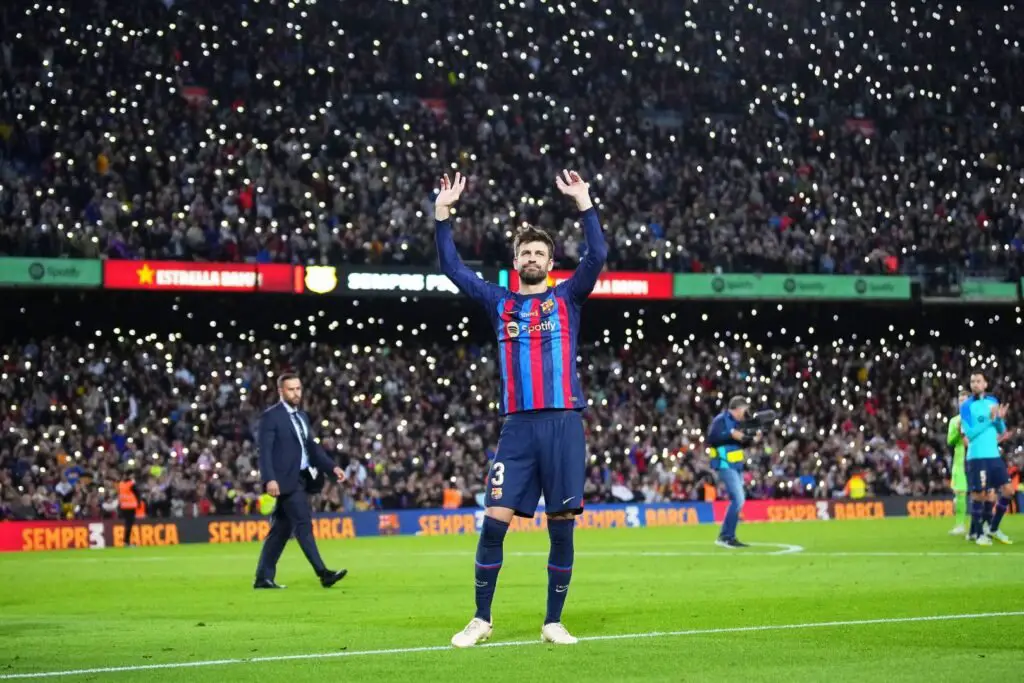 BARCELONA, SPAIN - NOVEMBER 05: Gerard Pique of FC Barcelona waves to fans as they take part in a lap of honour after the LaLiga Santander match between FC Barcelona and UD Almeria at Spotify Camp Nou on November 05, 2022 in Barcelona, Spain. 
