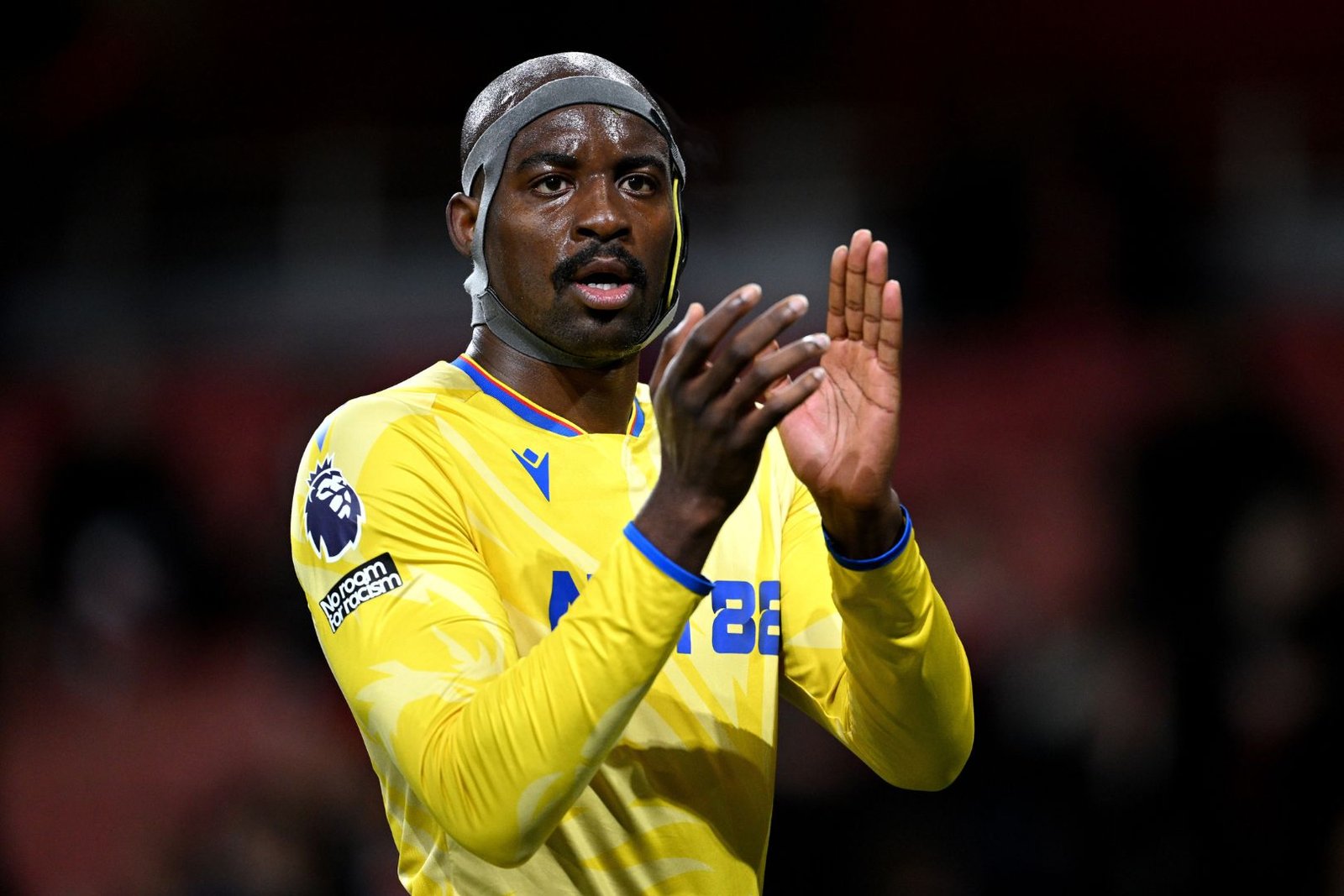 LONDON, ENGLAND - APRIL 23: Jean-Philippe Mateta of Crystal Palace applauds the fans after the draw in the Premier League match between Arsenal FC and Crystal Palace FC at Emirates Stadium on April 23, 2025 in London, England.