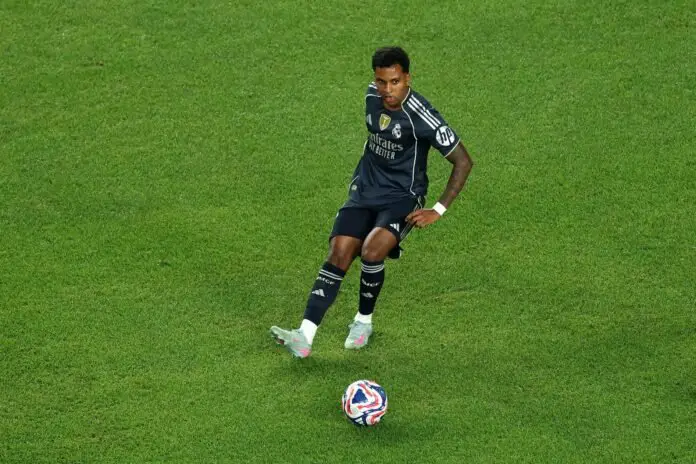 PHILADELPHIA, PENNSYLVANIA - JUNE 26: Rodrygo #11 of Real Madrid C.F. passes the ball during the FIFA Club World Cup 2025 group H match between FC Red Bull Salzburg and Real Madrid CF at Lincoln Financial Field on June 26, 2025 in Philadelphia, Pennsylvania.